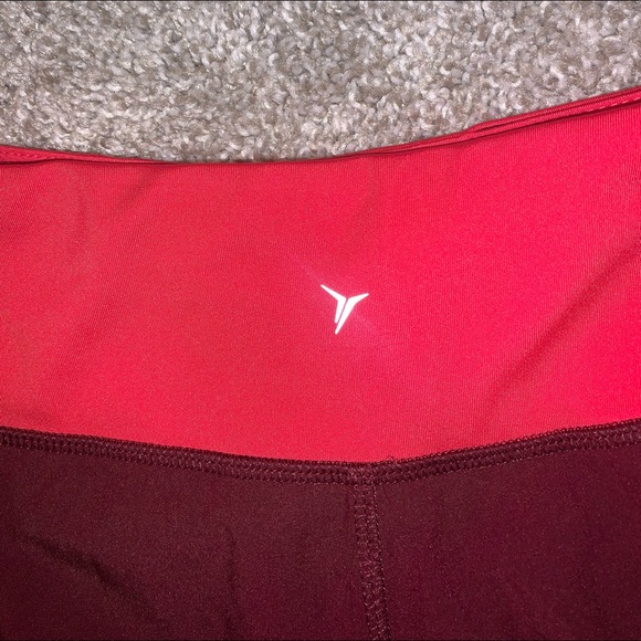 Old Navy Active Light & Dark Red Athletic shorts size S - Picture 8 of 8